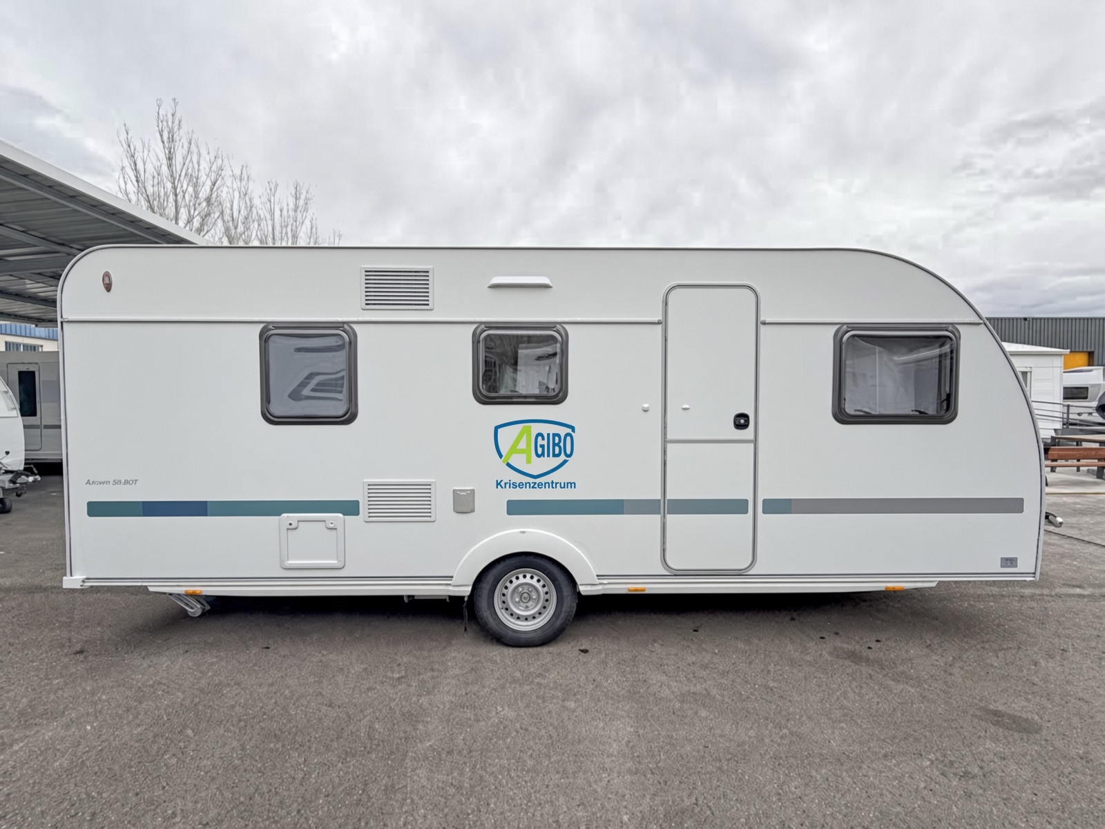 AGIBO Mobiler WarRoom Wohnwagen Außenansicht